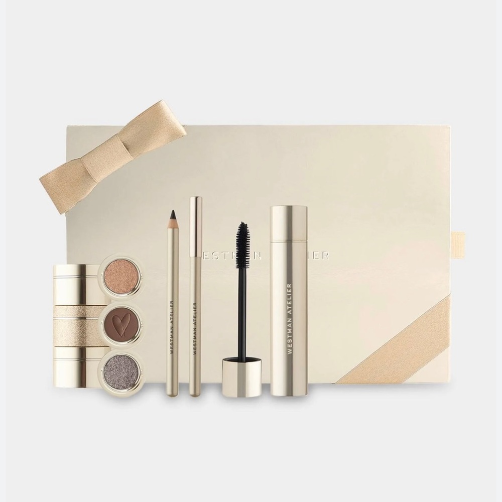 This set contains:
Eye Pods Trio: Mink, Smudge and Fete 
Eye Pencil and Mascara